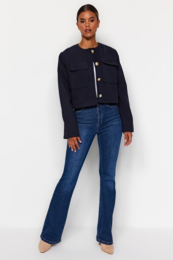 Trendyol Collection Detailní bunda s knoflíkem v námořnické modré barvě TWOAW24MO00132