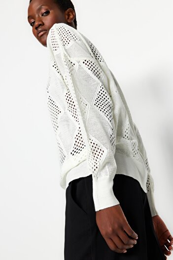 Trendyol Collection Ecru Openwork/Pierced Crew Neck Sweater TWOAW24KZ01139