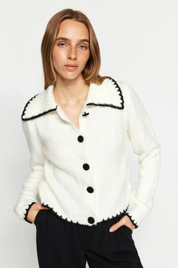 Trendyol Collection Soft Textured Ecru Knitwear Cardigan - Contrast Color TWOAW24HI00297