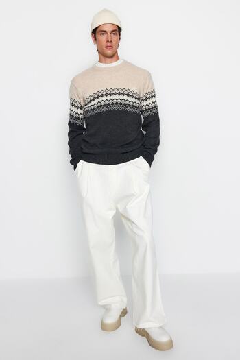 Trendyol Collection Anthrazitfarbener Slim-Fit-Wollpullover mit Rundhalsausschnitt und Jacquard-Strickpullover TMNAW21KZ0738