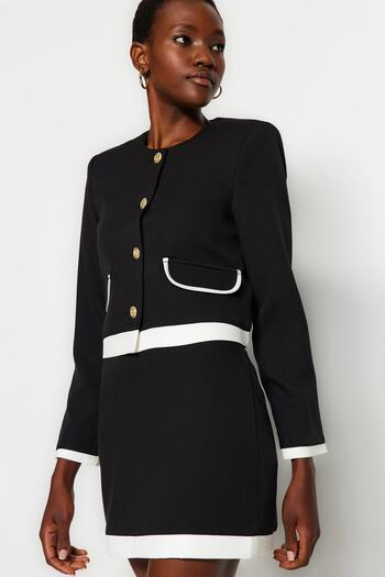 Trendyol Collection Black Crop Buttoned Woven Jacket TWOAW24CE00027