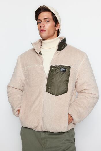 Trendyol Collection Ecrufarbener Welsoft-Plüsch-Wintermantel – normale Passform, Etikett detailliert TMNAW24MO00007