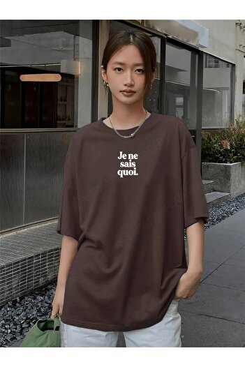 Pear Wear Футболка з принтом Je Ne Sais Quoi з французьким принтом Tisort з великою горловиною