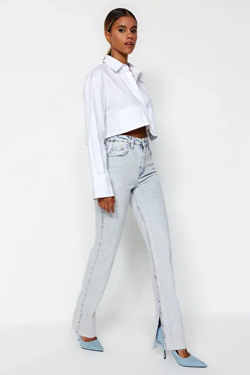 Trendyol Collection Albastru - Blugi evazați cu talie înaltă cu fantă TWOAW22JE0382