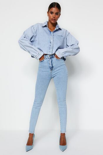 Trendyol Collection Világoskék magas derekú Skinny Jeans TWOSS23JE00072