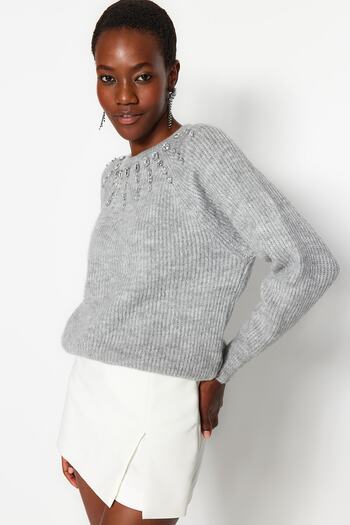 Trendyol Collection Šedý svetr z měkkého kamene s detailním úpletem TWOAW24KZ00685