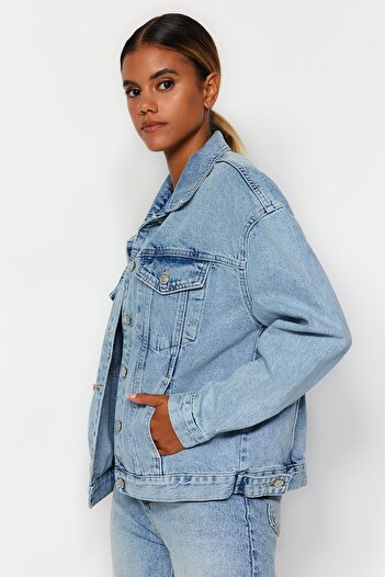 Trendyol Collection Světle modrá džínová bunda TWOSS22CE0253