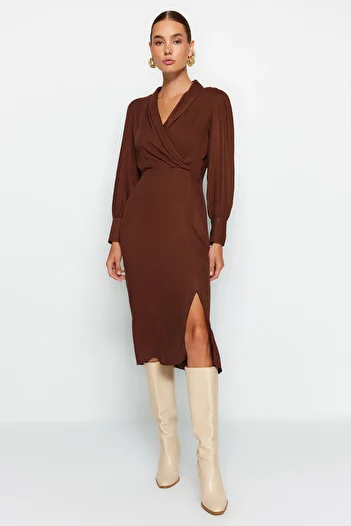 Trendyol Collection Rochie țesătă cu căptușeală midi maro TWOAW21EL0230
