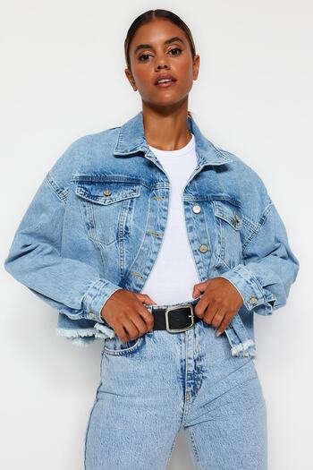 Trendyol Collection Világoskék Crop farmer dzseki bojttal a szegélynél TWOSS21CE0046