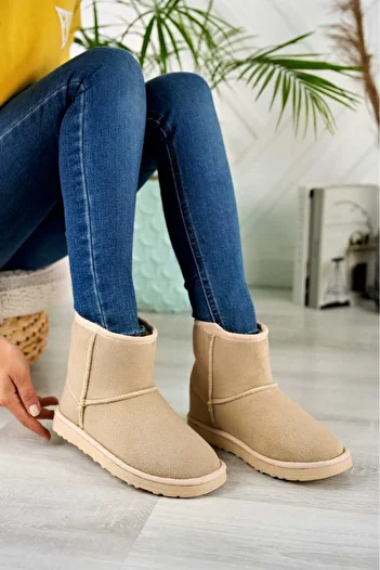 tusemmoda Tsm Γυναικείες μπότες με χαμηλή σόλα με φτερωτό μήκος στη νέα σεζόν