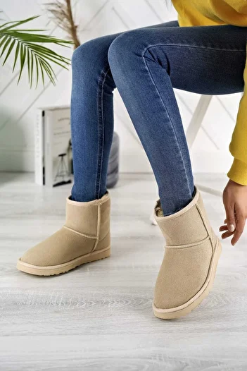 tusemmoda Tsm Γυναικείες μπότες με χαμηλή σόλα με φτερωτό μήκος στη νέα σεζόν
