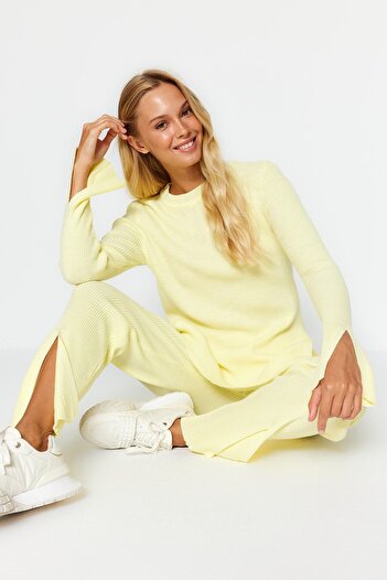 Trendyol Collection Sárga hasított kötöttáru felső és alsó készlet TWOAW24AU00101