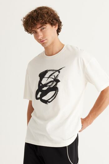 AC&Co / Altınyıldız Classics Men's Ecru Oversize Loose Cut Crew Neck 100% Cotton Printed T-Shirt