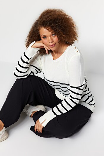 Trendyol Curve Ecru Striped Crew Neck Knitwear Sweater TBBAW23AN00119