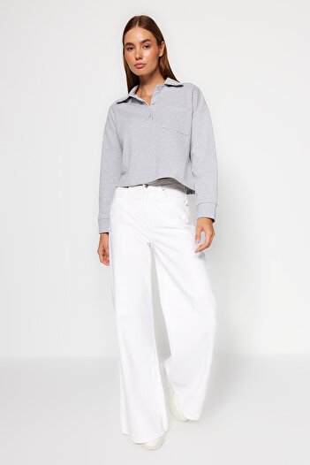Trendyol Collection Πλεκτό φούτερ με γκρι γιακά πόλο Crop με ραβδώσεις