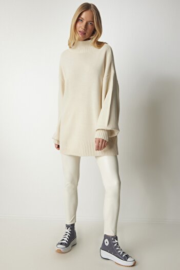 Happiness İstanbul Damski kremowy sweter ze stójką, oversize, basicowy sweter YY00167