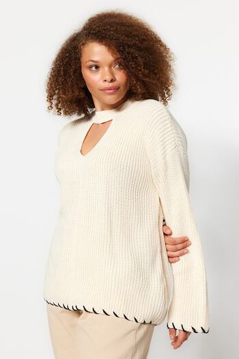 Trendyol Curve Beige Window/Cut Out Detailed Ribbed Knitwear Sweater TBBAW24AN00038