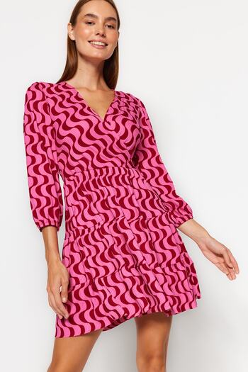 Trendyol Collection Rochie roșie cu imprimeu retro patinator/decolteu dublu, tricotat stretch mini TWOAW22EL0104