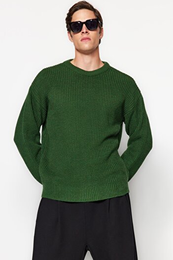 Trendyol Collection Oversize Khaki Knitwear Sweater - Crew Neck, Wide Fit TMNAW23KZ00189