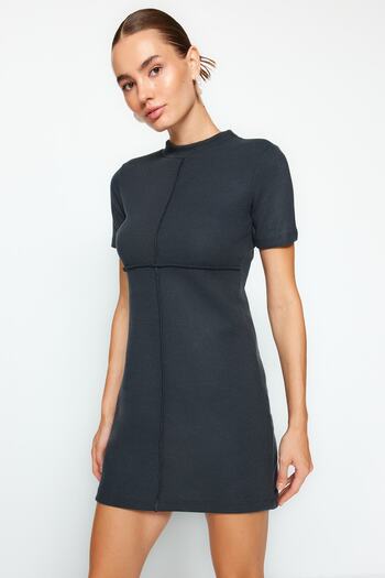 Trendyol Collection Antracitové A-Line/A-Line Formální Selanik/Knitwear Mini Pletené šaty TWOAW24EL00149