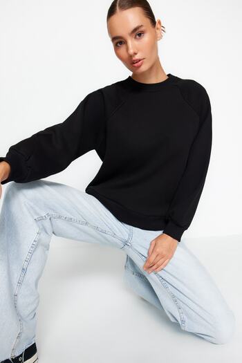Trendyol Collection Černá, uvolněný/pohodlný střih Základní raglánový rukáv Pletená mikina s výstřihem TWOAW24SW00104