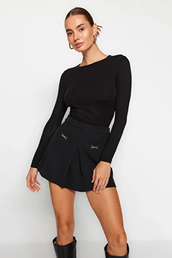 Trendyol Collection Černá sukně z tkaných kraťasů do kapsy TWOAW24SR00038