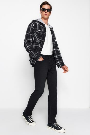 Trendyol Collection Schwarze Smoke Regular Fit Jeans TMNAW23JE00036