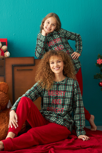 Siyah İnci Set de pijamale cu broderie Polar de jos-sus