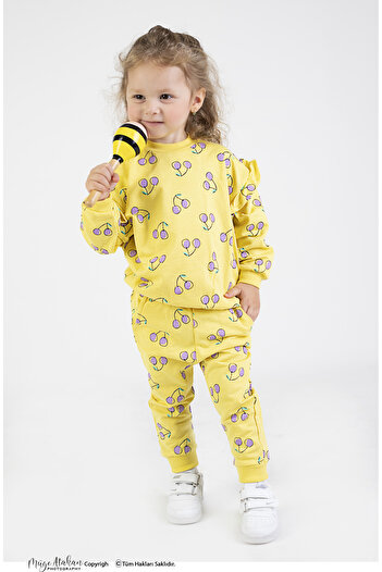 Harika KIDS Kız Bebek&Çocuk İki İplik Kumaş Kiraz Desenli Orta Kalınlıkta Örme Basic Oversize Alt Üst Eşofman Ta