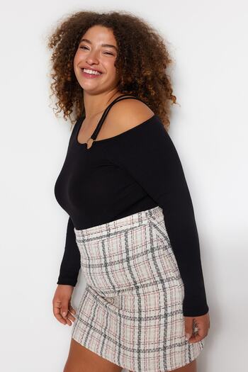 Trendyol Curve Black Asymmetric Collar Ribbed Knitted Blouse TBBAW24AF00014