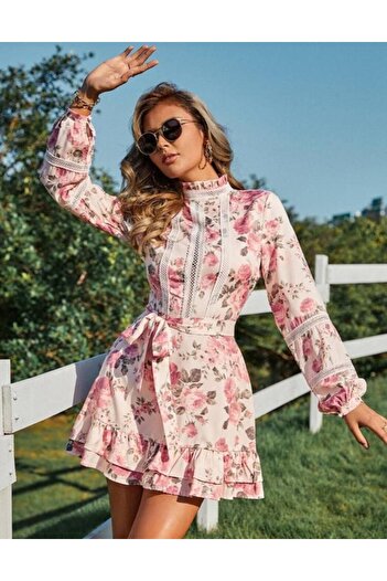 1Moda1Tarz Kadın Pembe Hakim Yaka Çiçek Desen Dantel Detaylı Kuşaklı Midi Elbise