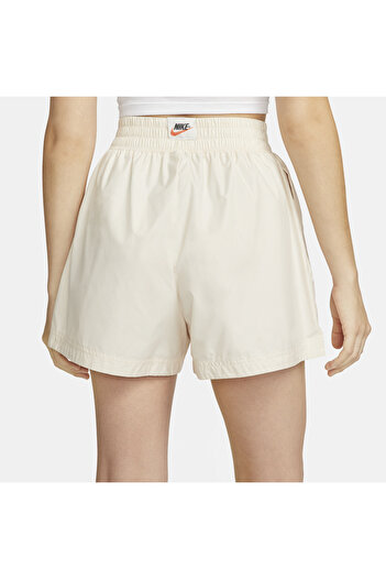 Nike Women's Sportswear Shorts In White Kadın Spor Şort
