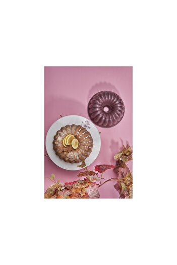 Taç Slice Casting Cake Mold Cherry