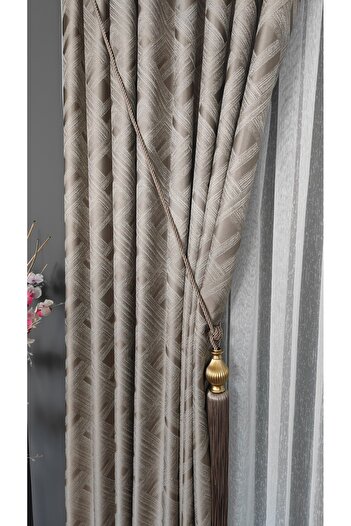 Yuka Milky Brown Tone Geometric Denli Semi-Shiny Jacquard Tight Pleated Jacob