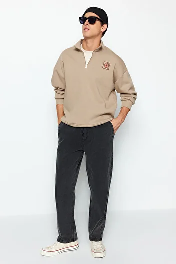 Trendyol Collection Schwarze Smoke-Jeans mit normaler Passform und elastischem Bund, lockere Jeanshose TMNAW24JE00025