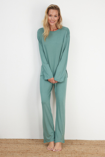 Trendyol Collection Pletená sada pyžama - MinT, detailně prostřižená trička a kalhoty THMAW24PT00117