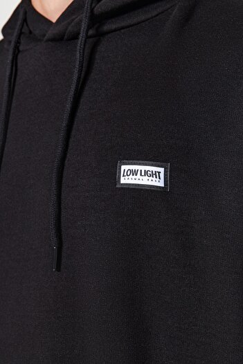 Trendyol Collection Černá overSize fleecová mikina se štítkem – barevný blok, teplá TMNAW24SW00128
