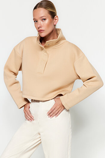 Trendyol Collection Плетен суитшърт от норка със спокойна кройка и яка със стойка и щракване с дебело поларено покритие TWOAW24SW00008
