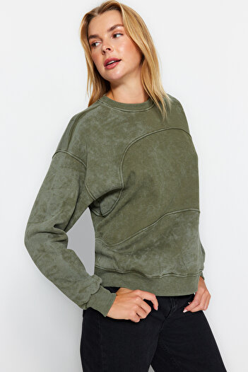 Trendyol Collection Khaki Antique/Bledý efekt Silný vnitřní fleece Oversize/Wide Fit Pletená mikina TWOAW24SW00193