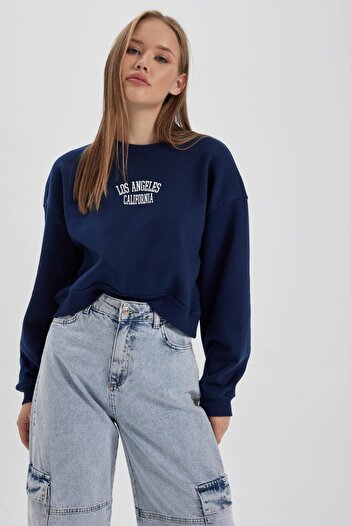 DeFacto Coool Oversize Wide Fit Crew Neck Nyomtatott vastag pulóver B2938ax23wn