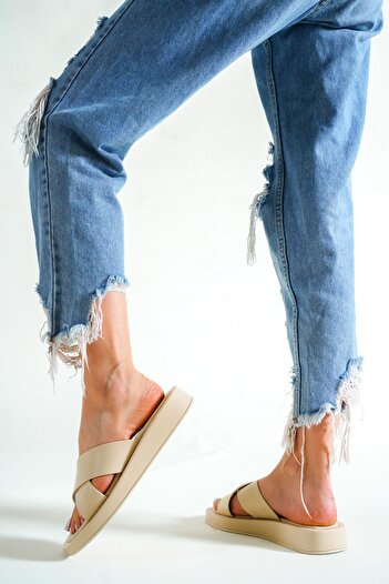 Capone Outfitters Capone Cross-Strapped Beige Women's Slippers