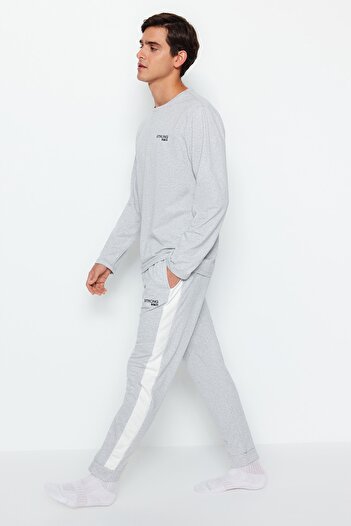 Trendyol Collection Сірий піжамний комплект з детальною вишивкою Orme TMNAW24PT00030