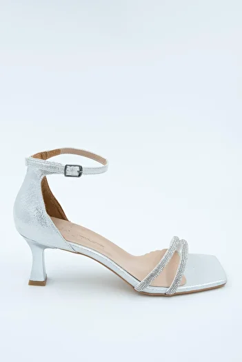 Modabuymus Silver Stoned Double Band Goblet Heeled Shoes - Lovely