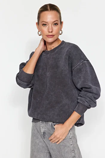 Trendyol Collection Antracit Antique/Bledý efekt Silný vnitřní fleece Oversize/Wide Fit Pletená mikina TWOAW24SW00151