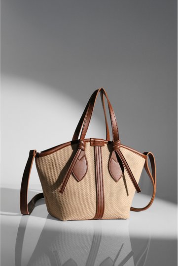 Women's Tan Straw Lined Zippered Hand and Shoulder Bag