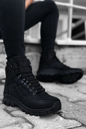 Black Waterproof Outdoor Trekking Boots