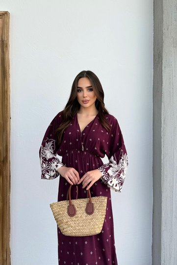 فستان نسائي طويل بأكمام طويلة بنقشة تنورة