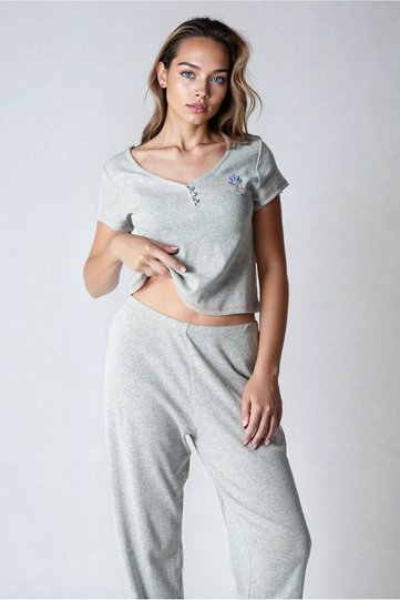 Women's Short Sleeve Cotton Pajama Set / Breathable Fabric / with Different Color Options