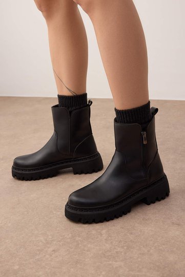 Black Fur Inside Chealsea Women's 4 cm Sole Boots Takaw26Bo00056