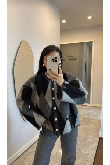 Brand Model Gray Diamond Pattern Cardigan
